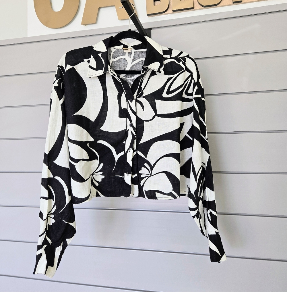 Magaschoni Monochrome Linen Crop Button Front Shirt